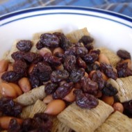 Breakfast Cereal with Raisins and Peanuts Breakfast Cereal with Raisins and Peanuts