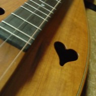 photo of Appalachian mountian or lap dulcimer with heart sound holes