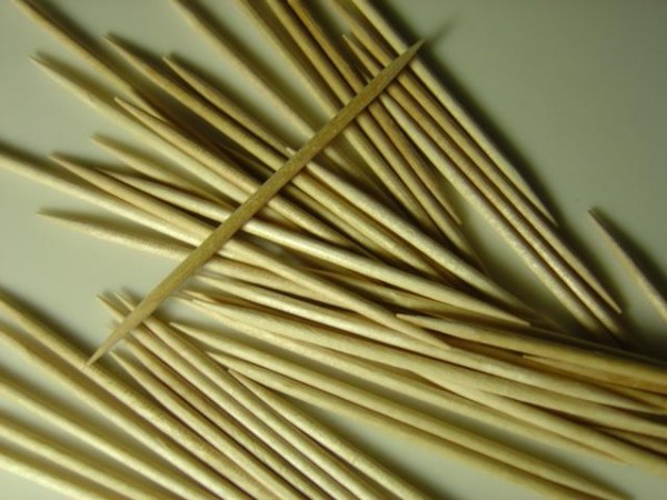 close up photo of toothpicks