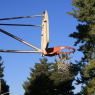 free photo of an outdoor basketball hoop