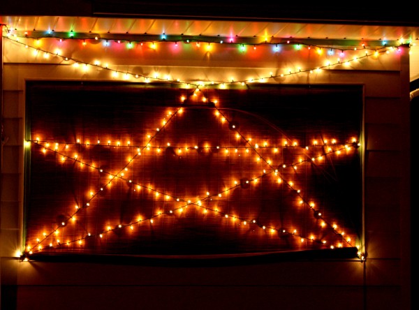 Christmas lights strung in a star - free high resolution photo