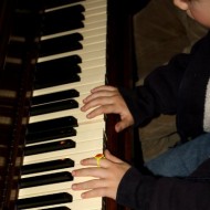 child_playing_piano_thumbnail