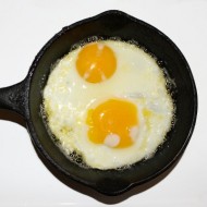 fried-eggs-sunny-side-up-in-cast-iron-skillet-thumbnail