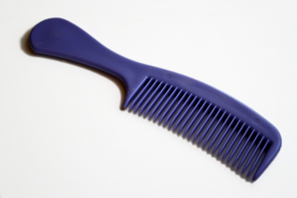 Purple Plastic Comb with Handle - Free High Resolution Photo