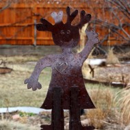 waving-girl-rusted-metal-yard-sculpture-thumbnail