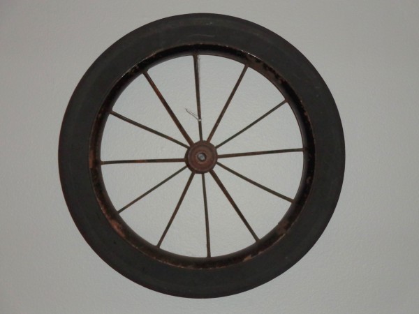 Wagon Wheel Decoration Hung on Wall - Free High Resolution Photo