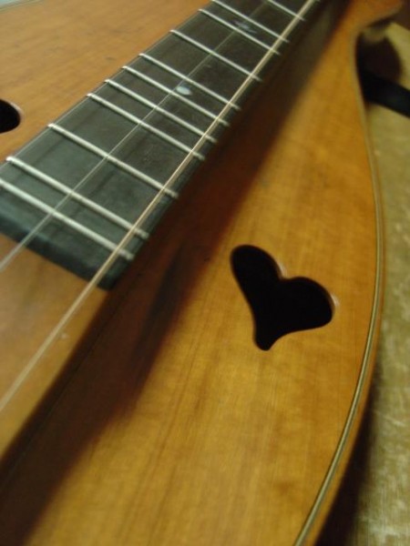 photo of Appalachian mountian or lap dulcimer with heart sound holes
