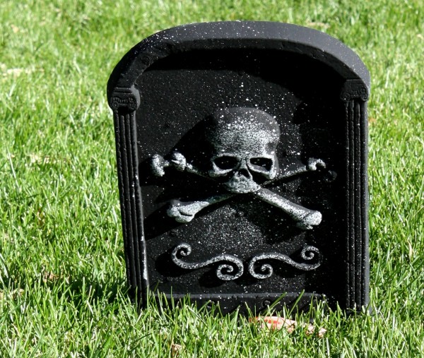 Free photo of a Halloween headstone yard ornament