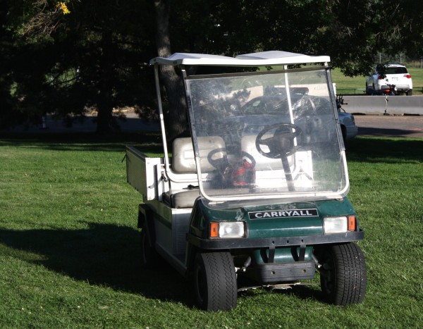 Free photo of a golf cart