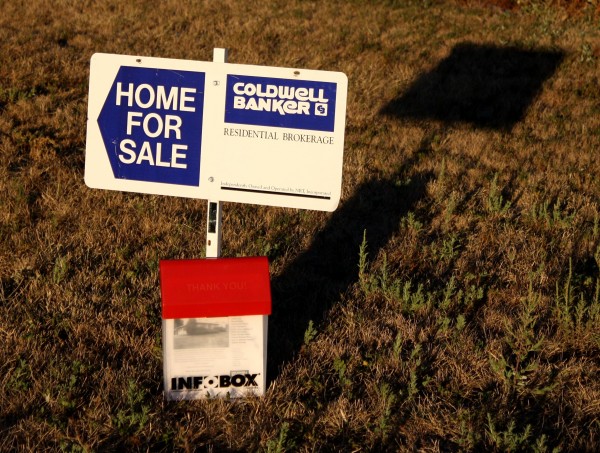 free high resolution photo of a home for sale sign