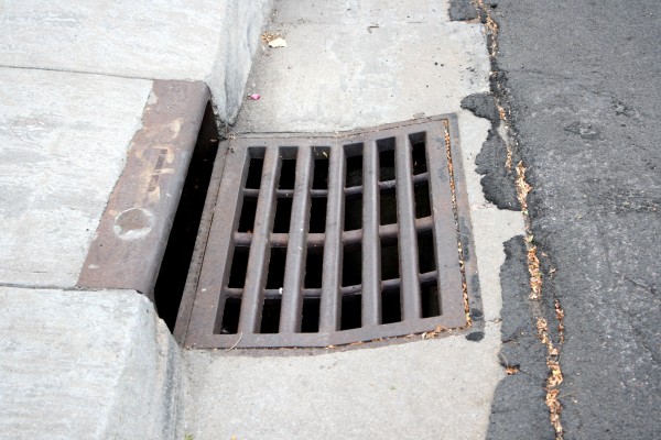 free high resolution photo of a storm drain