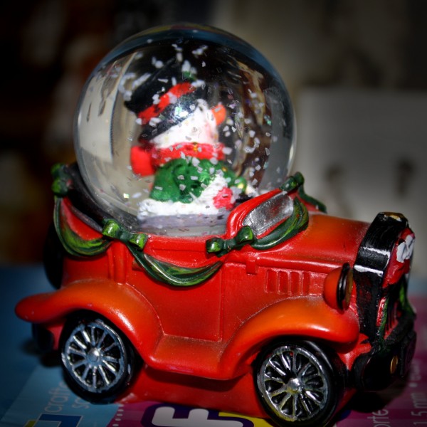 Holiday Snow Globe - free high resolution photo