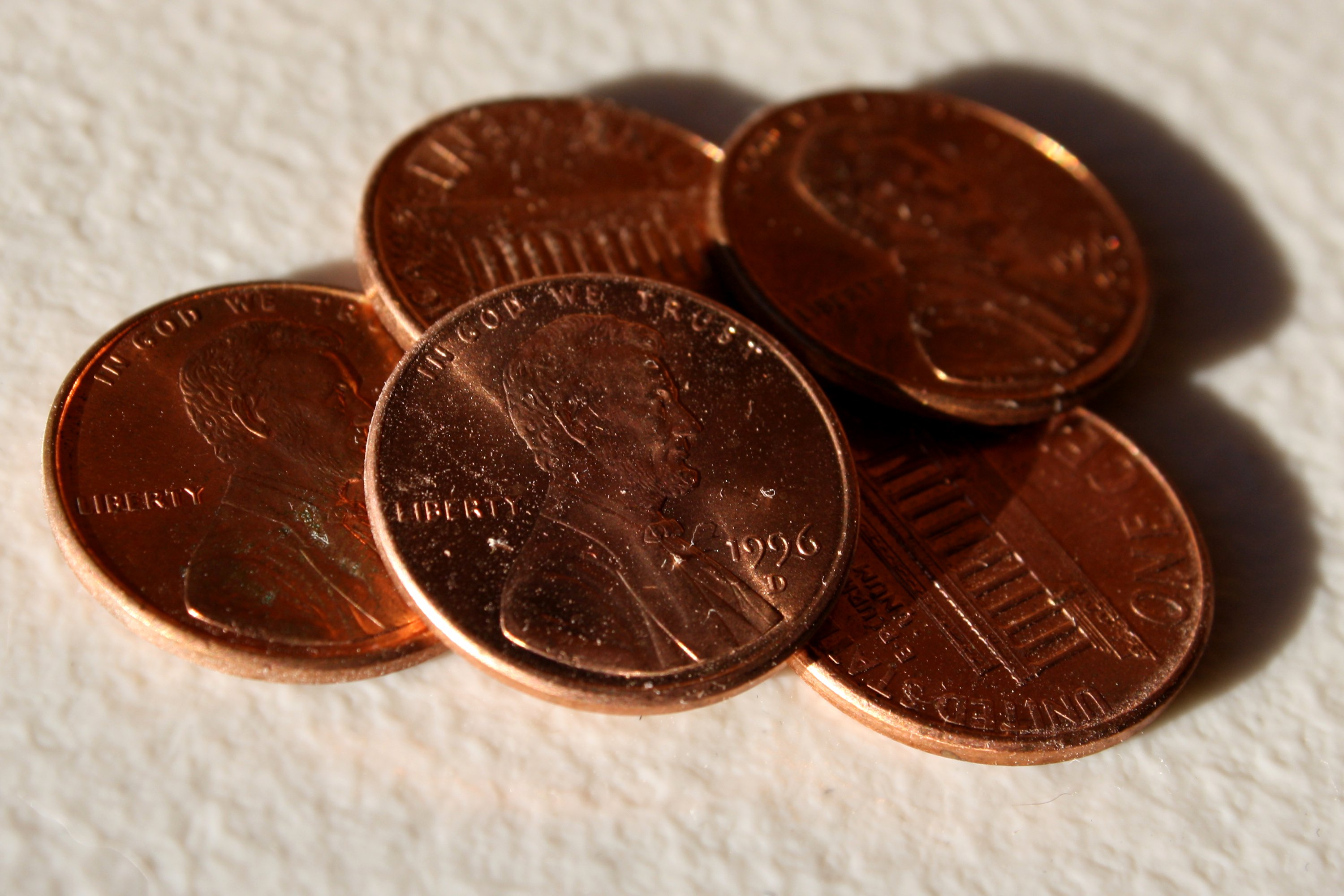 Free hi res photo of five United States copper pennies. 
