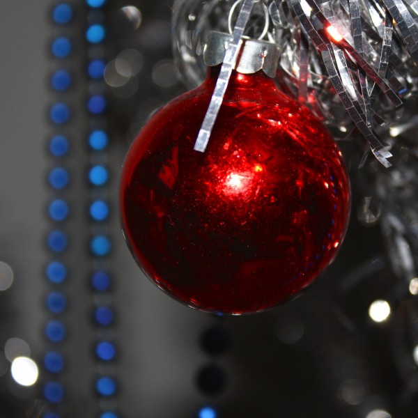 Red Christmas Ball - free high resolution photo