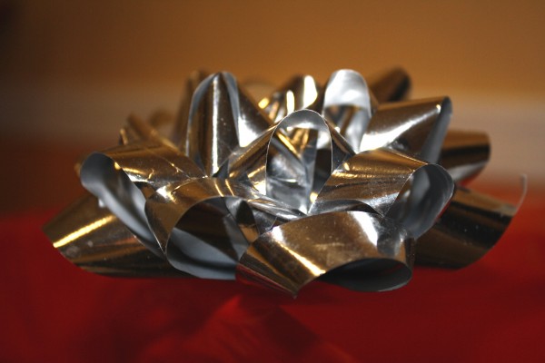 Silver Metallic Mylar Bow - Free High Resolution Photo