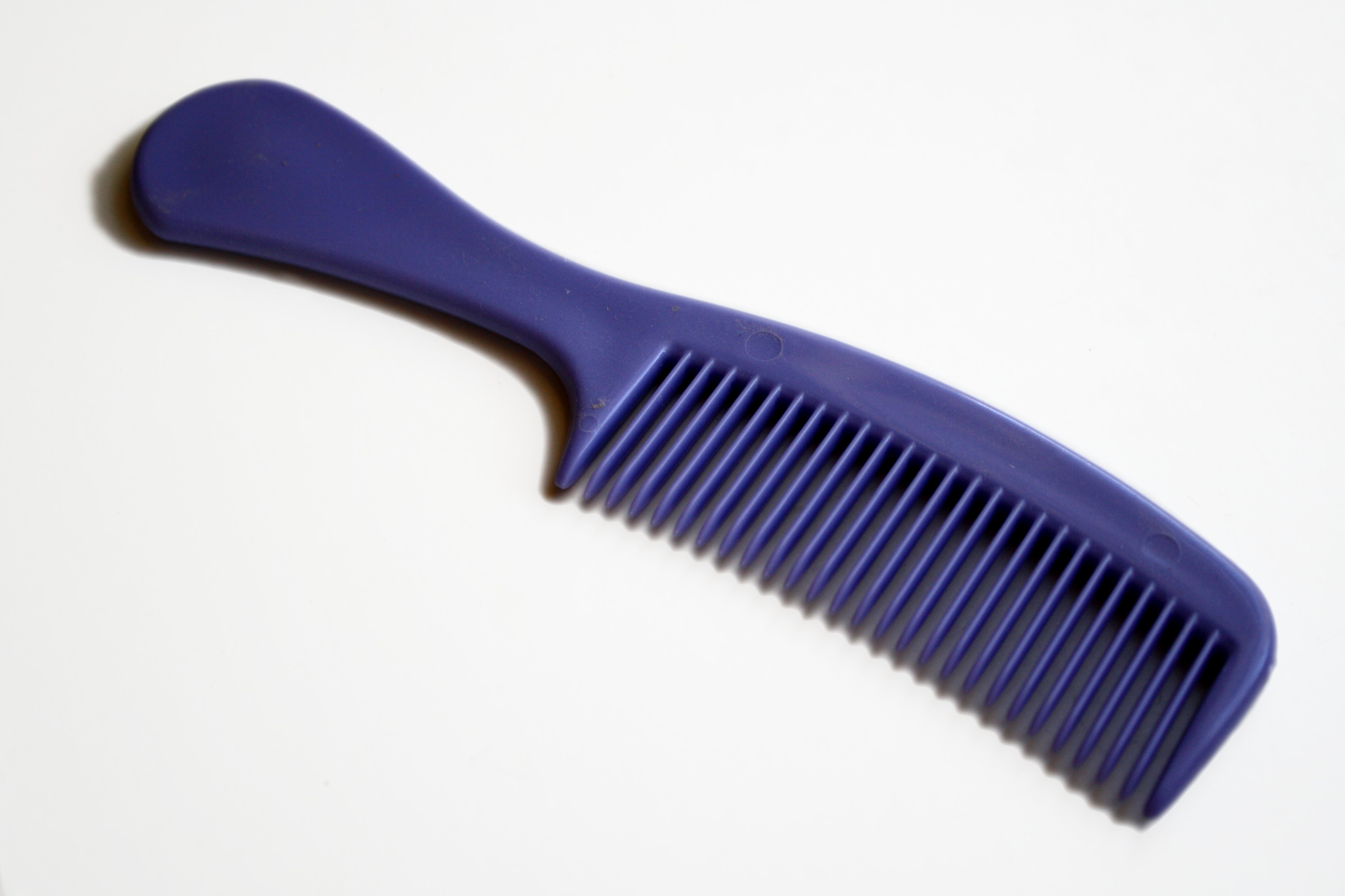 purple-plastic-comb-with-handle.jpg