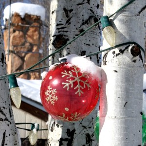Snow on Red Christmas Ball Ornament Light - Free photo