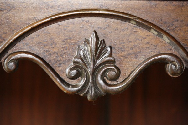 Leaf Scroll Carved Wooden Decoration on Antique Radio Cabinet - Free High Resolution Photo