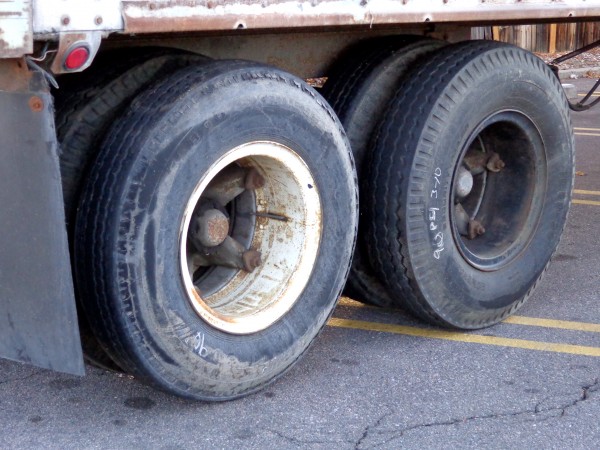 Tractor Trailer Wheels - Free High Resolution Photo